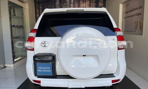 Acheter Occasion Voiture Toyota Prado Blanc à Lusaka, Zambie Acheter Occasion Voiture Toyota Prado Blanc à Lusaka, Zambie