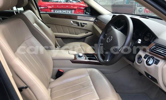 Tenga Tsaru Mercedes‒Benz E-klasse Bhuruu Mota in Lusaka in Zambia Tenga Tsaru Mercedes‒Benz E-klasse Bhuruu Mota in Lusaka in Zambia