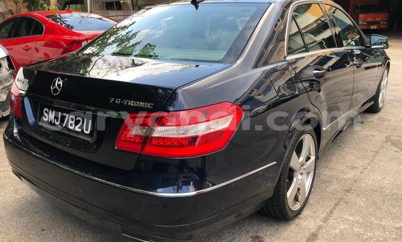 Tenga Tsaru Mercedes‒Benz E-klasse Bhuruu Mota in Lusaka in Zambia Tenga Tsaru Mercedes‒Benz E-klasse Bhuruu Mota in Lusaka in Zambia