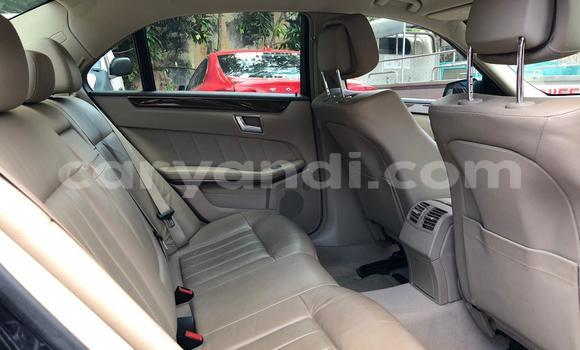 Tenga Tsaru Mercedes‒Benz E-klasse Bhuruu Mota in Lusaka in Zambia Tenga Tsaru Mercedes‒Benz E-klasse Bhuruu Mota in Lusaka in Zambia