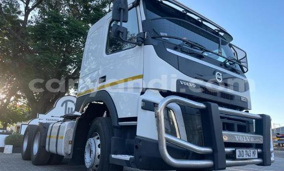 Buy Used Volvo F4 White Truck in Lusaka in Zambia