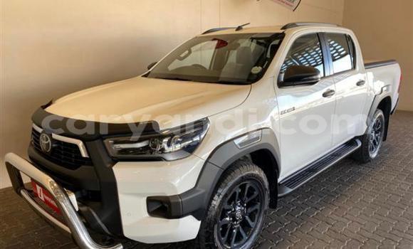 Buy Used Toyota Hilux White Car in Lusaka in Zambia Buy Used Toyota Hilux White Car in Lusaka in Zambia