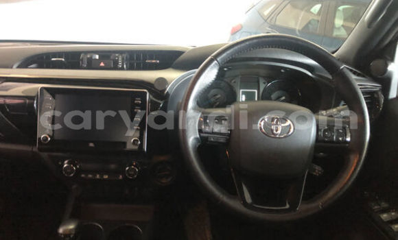 Acheter Occasion Voiture Toyota Hilux Blanc à Lusaka, Zambie Acheter Occasion Voiture Toyota Hilux Blanc à Lusaka, Zambie