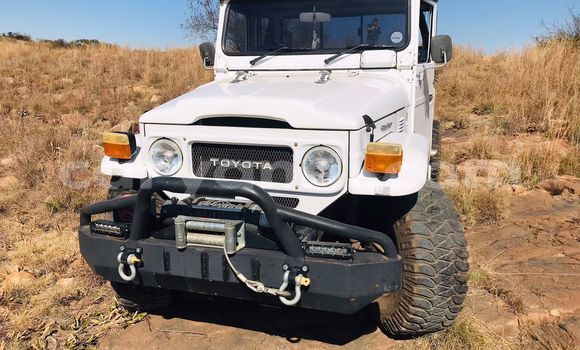 Acheter Occasion Voiture Toyota Hilux Blanc à Lusaka, Zambie Acheter Occasion Voiture Toyota Hilux Blanc à Lusaka, Zambie