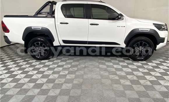 Buy Used Toyota Hilux White Car in Chilanga in Lusaka