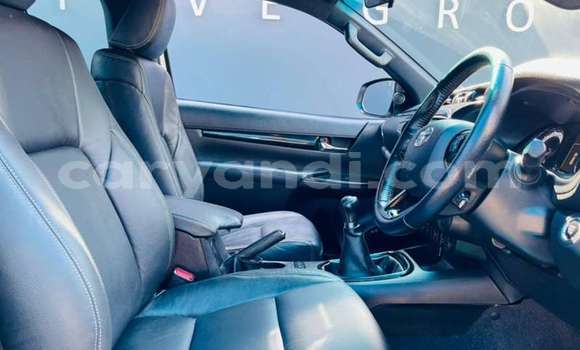 Nunua Ilio tumika Toyota Hilux Nyeupe Gari ndani ya Chilanga nchini Lusaka Nunua Ilio tumika Toyota Hilux Nyeupe Gari ndani ya Chilanga nchini Lusaka