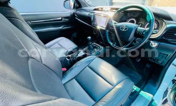 Nunua Ilio tumika Toyota Hilux Nyeupe Gari ndani ya Chilanga nchini Lusaka Nunua Ilio tumika Toyota Hilux Nyeupe Gari ndani ya Chilanga nchini Lusaka