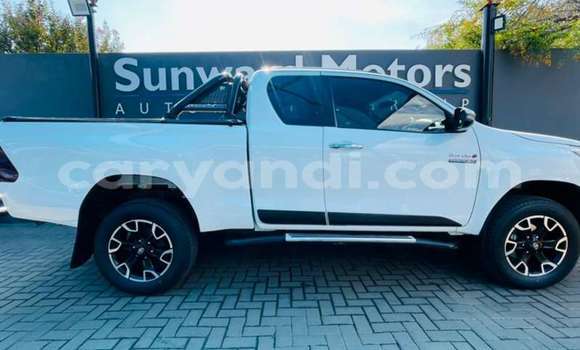Nunua Ilio tumika Toyota Hilux Nyeupe Gari ndani ya Chilanga nchini Lusaka Nunua Ilio tumika Toyota Hilux Nyeupe Gari ndani ya Chilanga nchini Lusaka