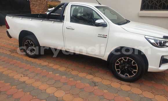 Tenga Tsaru Toyota Hilux Chena Mota in Chilanga in Lusaka Tenga Tsaru Toyota Hilux Chena Mota in Chilanga in Lusaka