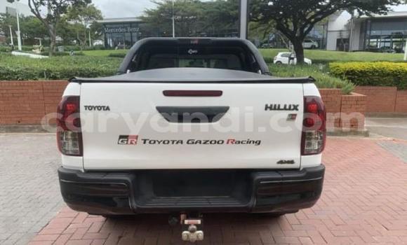 Tenga Tsaru Toyota Hiluxe Revo Chena Mota in Chilanga in Lusaka Tenga Tsaru Toyota Hiluxe Revo Chena Mota in Chilanga in Lusaka