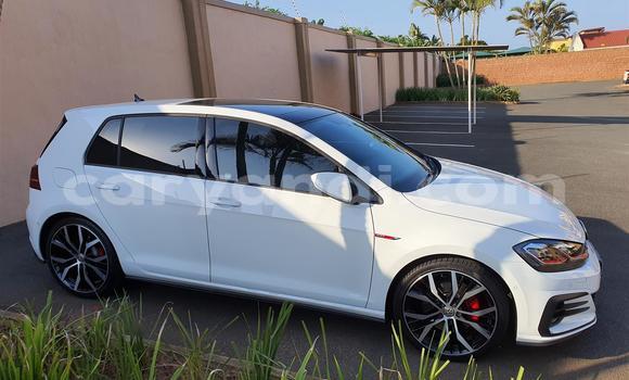 Nunua Ilio tumika Volkswagen Golf Nyeupe Gari ndani ya Chilanga nchini Lusaka Nunua Ilio tumika Volkswagen Golf Nyeupe Gari ndani ya Chilanga nchini Lusaka