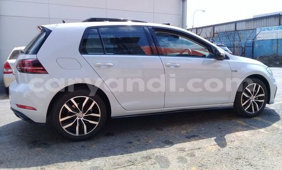 Buy Used Volkswagen Golf R White Car in Chilanga in Lusaka Buy Used Volkswagen Golf R White Car in Chilanga in Lusaka