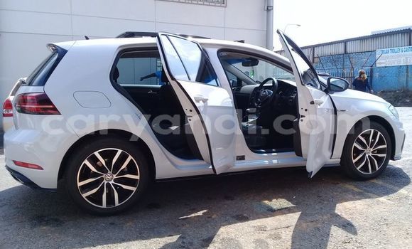 Buy Used Volkswagen Golf R White Car in Chilanga in Lusaka Buy Used Volkswagen Golf R White Car in Chilanga in Lusaka