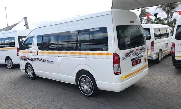Buy Used Toyota Granvia White Car in Chilanga in Lusaka Buy Used Toyota Granvia White Car in Chilanga in Lusaka