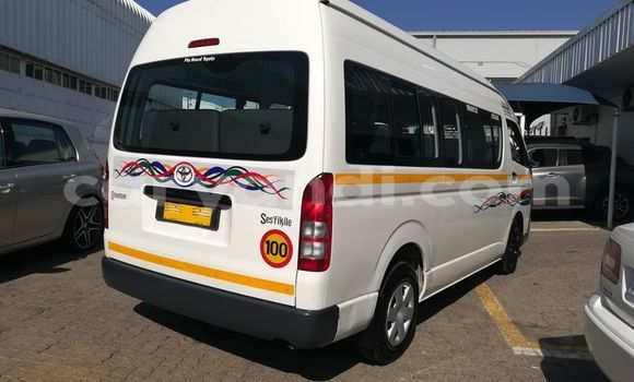 Tenga Tsaru Toyota Granvia Chena Mota in Chilanga in Lusaka Tenga Tsaru Toyota Granvia Chena Mota in Chilanga in Lusaka