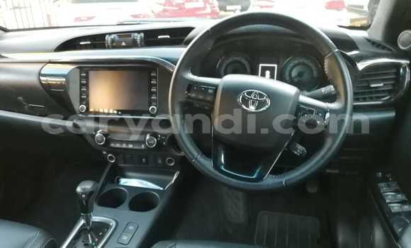 Tenga Tsaru Toyota Hilux Tsvuku Mota in Chilanga in Lusaka Tenga Tsaru Toyota Hilux Tsvuku Mota in Chilanga in Lusaka