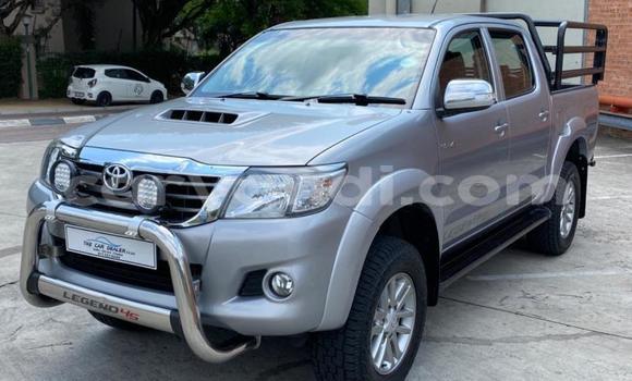 Acheter Occasion Voiture Toyota Hilux Gris à Livingstone, Zambie Acheter Occasion Voiture Toyota Hilux Gris à Livingstone, Zambie