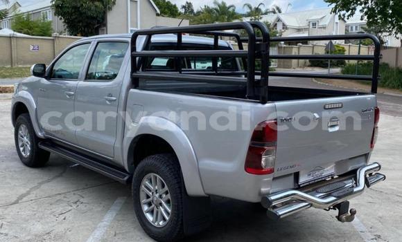 Acheter Occasion Voiture Toyota Hilux Gris à Livingstone, Zambie Acheter Occasion Voiture Toyota Hilux Gris à Livingstone, Zambie