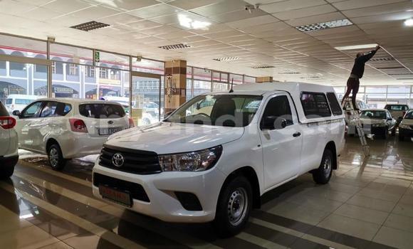 Acheter Occasion Voiture Toyota Hilux Blanc à Livingstone, Zambie Acheter Occasion Voiture Toyota Hilux Blanc à Livingstone, Zambie