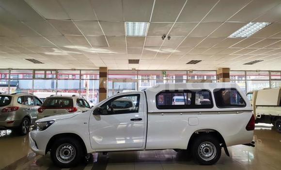 Acheter Occasion Voiture Toyota Hilux Blanc à Livingstone, Zambie Acheter Occasion Voiture Toyota Hilux Blanc à Livingstone, Zambie