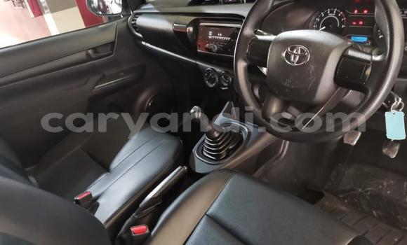 Acheter Occasion Voiture Toyota Hilux Blanc à Livingstone, Zambie Acheter Occasion Voiture Toyota Hilux Blanc à Livingstone, Zambie