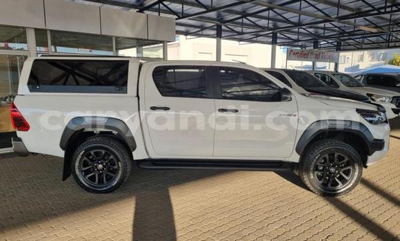 Nunua Ilio tumika Toyota Hilux Nyeupe Gari ndani ya Livingstone nchini Zambia Nunua Ilio tumika Toyota Hilux Nyeupe Gari ndani ya Livingstone nchini Zambia
