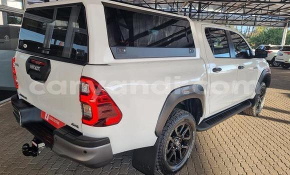 Nunua Ilio tumika Toyota Hilux Nyeupe Gari ndani ya Livingstone nchini Zambia Nunua Ilio tumika Toyota Hilux Nyeupe Gari ndani ya Livingstone nchini Zambia
