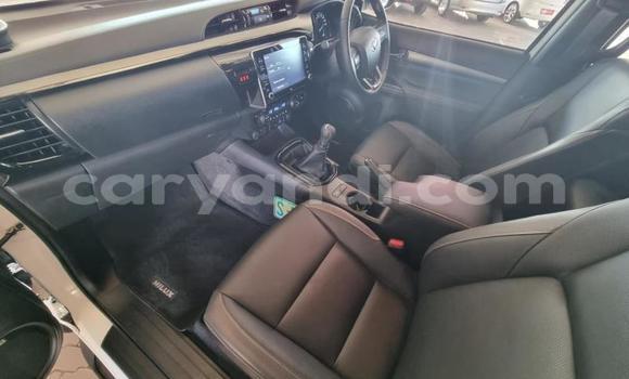 Nunua Ilio tumika Toyota Hilux Nyeupe Gari ndani ya Livingstone nchini Zambia Nunua Ilio tumika Toyota Hilux Nyeupe Gari ndani ya Livingstone nchini Zambia