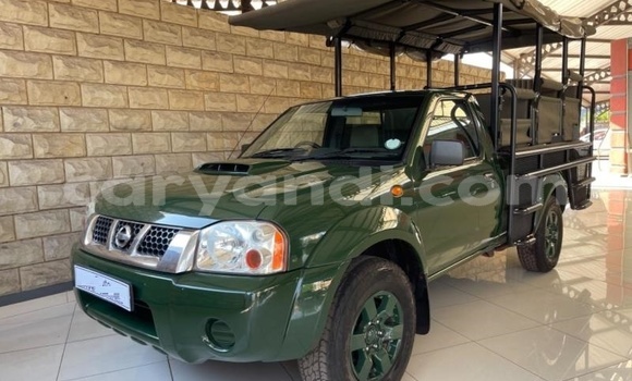 Buy Used Nissan NP 300 Green Car in Livingstone in Zambia