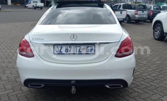 Nunua Ilio tumika Mercedes‒Benz C-klasse AMG Nyeupe Gari ndani ya Livingstone nchini Zambia Nunua Ilio tumika Mercedes‒Benz C-klasse AMG Nyeupe Gari ndani ya Livingstone nchini Zambia