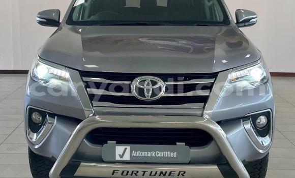 Acheter Occasion Voiture Toyota Fortuner Gris à Livingstone, Zambie Acheter Occasion Voiture Toyota Fortuner Gris à Livingstone, Zambie