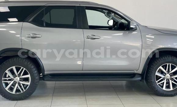 Acheter Occasion Voiture Toyota Fortuner Gris à Livingstone, Zambie Acheter Occasion Voiture Toyota Fortuner Gris à Livingstone, Zambie