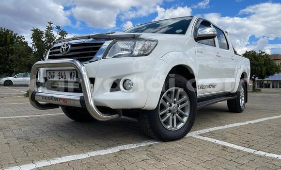 Buy Used Toyota Hilux White Car in Livingstone in Zambia