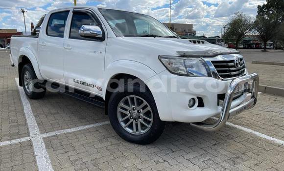 Acheter Occasion Voiture Toyota Hilux Blanc à Livingstone, Zambie Acheter Occasion Voiture Toyota Hilux Blanc à Livingstone, Zambie