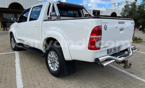 Acheter Occasion Voiture Toyota Hilux Blanc à Livingstone, Zambie Acheter Occasion Voiture Toyota Hilux Blanc à Livingstone, Zambie