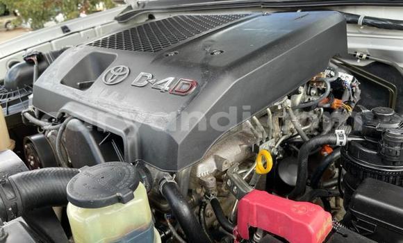 Acheter Occasion Voiture Toyota Hilux Blanc à Livingstone, Zambie Acheter Occasion Voiture Toyota Hilux Blanc à Livingstone, Zambie