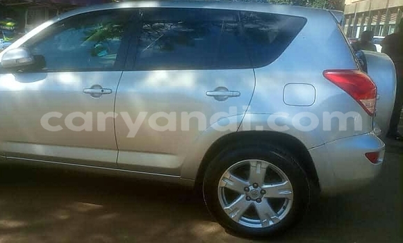Nunua Ilio tumika Toyota RAV4 Fedha Gari ndani ya Lusaka nchini Zambia