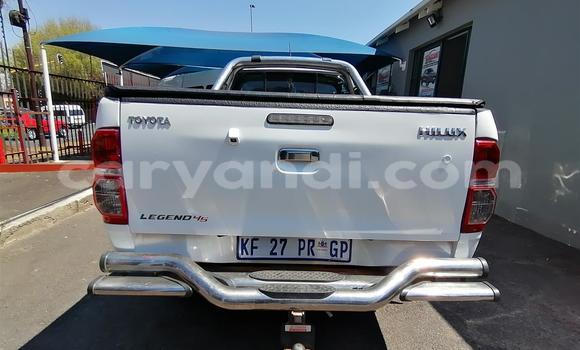 Nunua Ilio tumika Toyota Hilux Nyeupe Gari ndani ya Chilanga nchini Lusaka Nunua Ilio tumika Toyota Hilux Nyeupe Gari ndani ya Chilanga nchini Lusaka