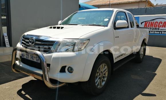 Nunua Ilio tumika Toyota Hilux Nyeupe Gari ndani ya Chilanga nchini Lusaka Nunua Ilio tumika Toyota Hilux Nyeupe Gari ndani ya Chilanga nchini Lusaka