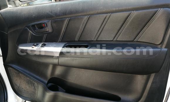 Nunua Ilio tumika Toyota Hilux Nyeupe Gari ndani ya Chilanga nchini Lusaka Nunua Ilio tumika Toyota Hilux Nyeupe Gari ndani ya Chilanga nchini Lusaka