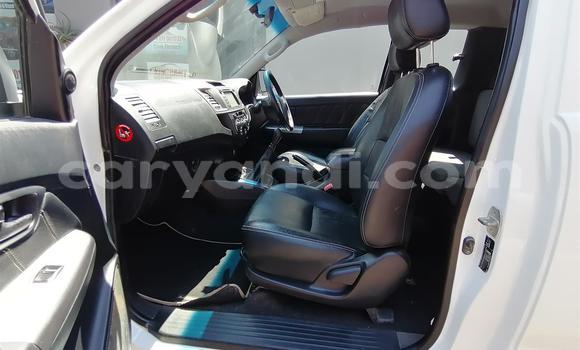 Nunua Ilio tumika Toyota Hilux Nyeupe Gari ndani ya Chilanga nchini Lusaka Nunua Ilio tumika Toyota Hilux Nyeupe Gari ndani ya Chilanga nchini Lusaka