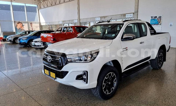Buy Used Toyota Hilux White Car in Chilanga in Lusaka