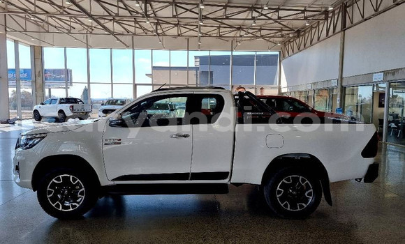 Buy Used Toyota Hilux White Car in Chilanga in Lusaka Buy Used Toyota Hilux White Car in Chilanga in Lusaka