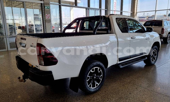 Buy Used Toyota Hilux White Car in Chilanga in Lusaka Buy Used Toyota Hilux White Car in Chilanga in Lusaka