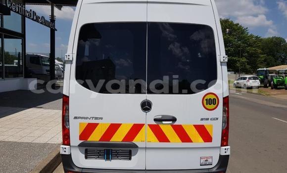 Buy Used Mercedes Viano White Car in Chilanga in Lusaka