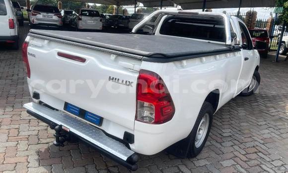 Tenga Tsaru Toyota Hilux Chena Mota in Chilanga in Lusaka