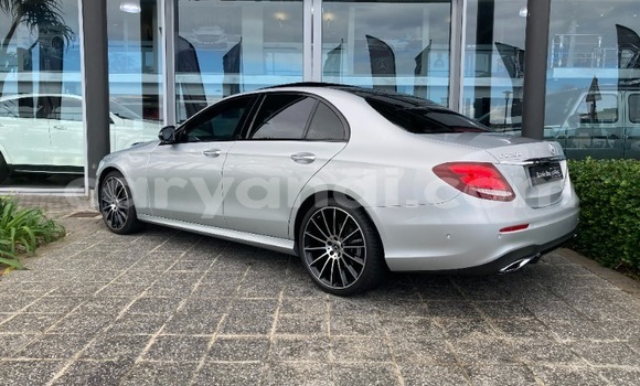 Acheter Occasion Voiture Mercedes-Benz C-Classe Gris à Chilanga, Lusaka Acheter Occasion Voiture Mercedes-Benz C-Classe Gris à Chilanga, Lusaka