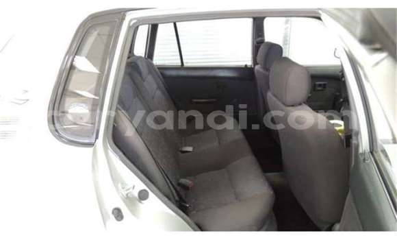 Nunua Ilio tumika Toyota Tacoma Fedha Gari ndani ya Livingstone nchini Zambia Nunua Ilio tumika Toyota Tacoma Fedha Gari ndani ya Livingstone nchini Zambia