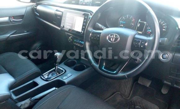 Acheter Occasion Voiture Toyota Hilux Rouge à Lusaka, Zambie Acheter Occasion Voiture Toyota Hilux Rouge à Lusaka, Zambie