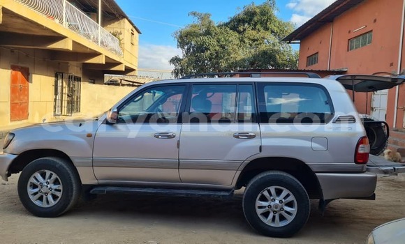 Buy Used Toyota Land Cruiser Silver Car in Lusaka in Zambia Buy Used Toyota Land Cruiser Silver Car in Lusaka in Zambia